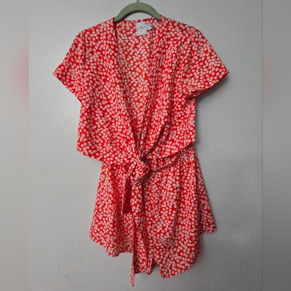 Princess Polly Romper Virgo Tie Front Cut Out Playsuit Ditzy Floral Red Size 6 - Picture 1 of 10